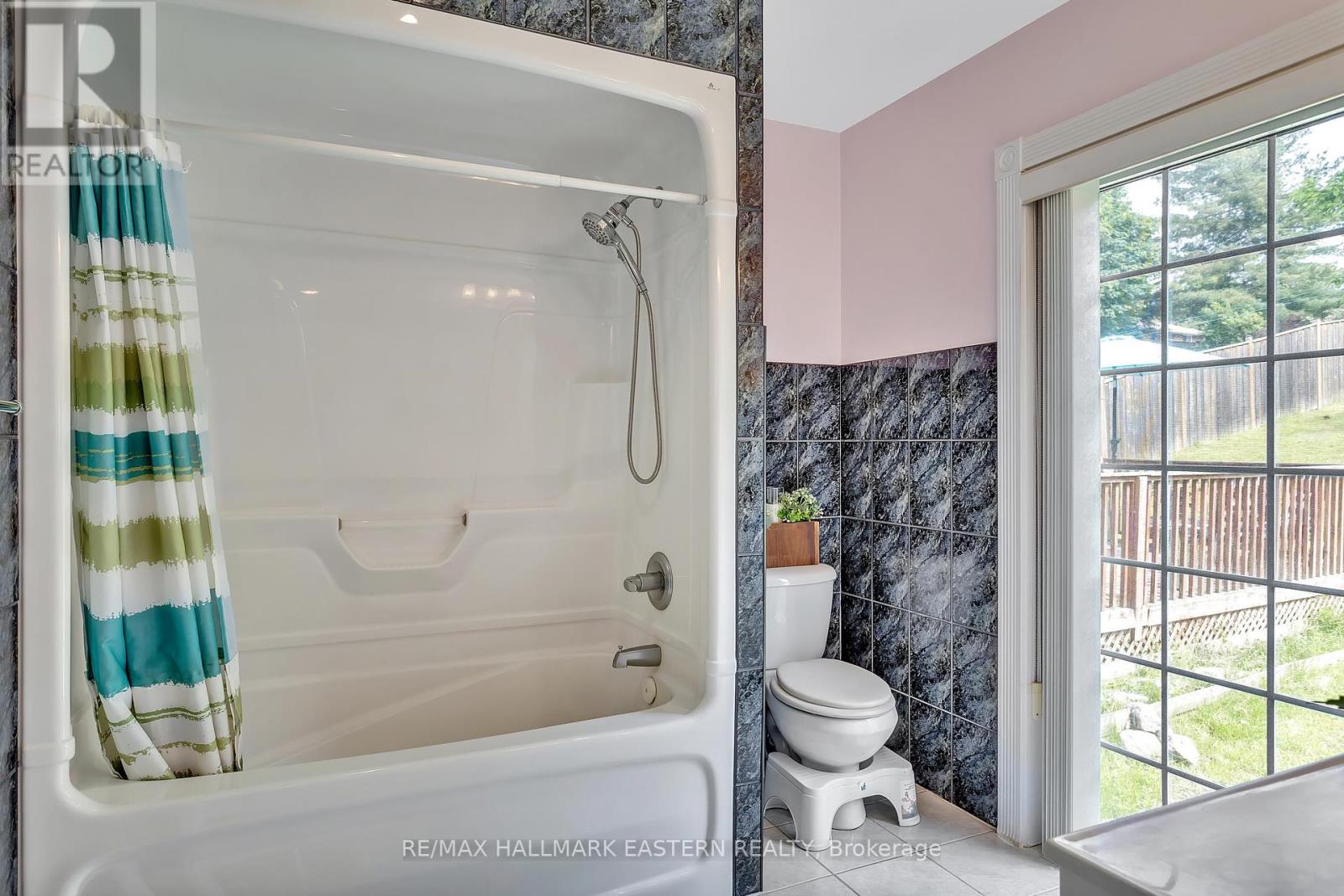 75 Oxford Street, Selwyn, Ontario  K0L 2H0 - Photo 21 - X12221294