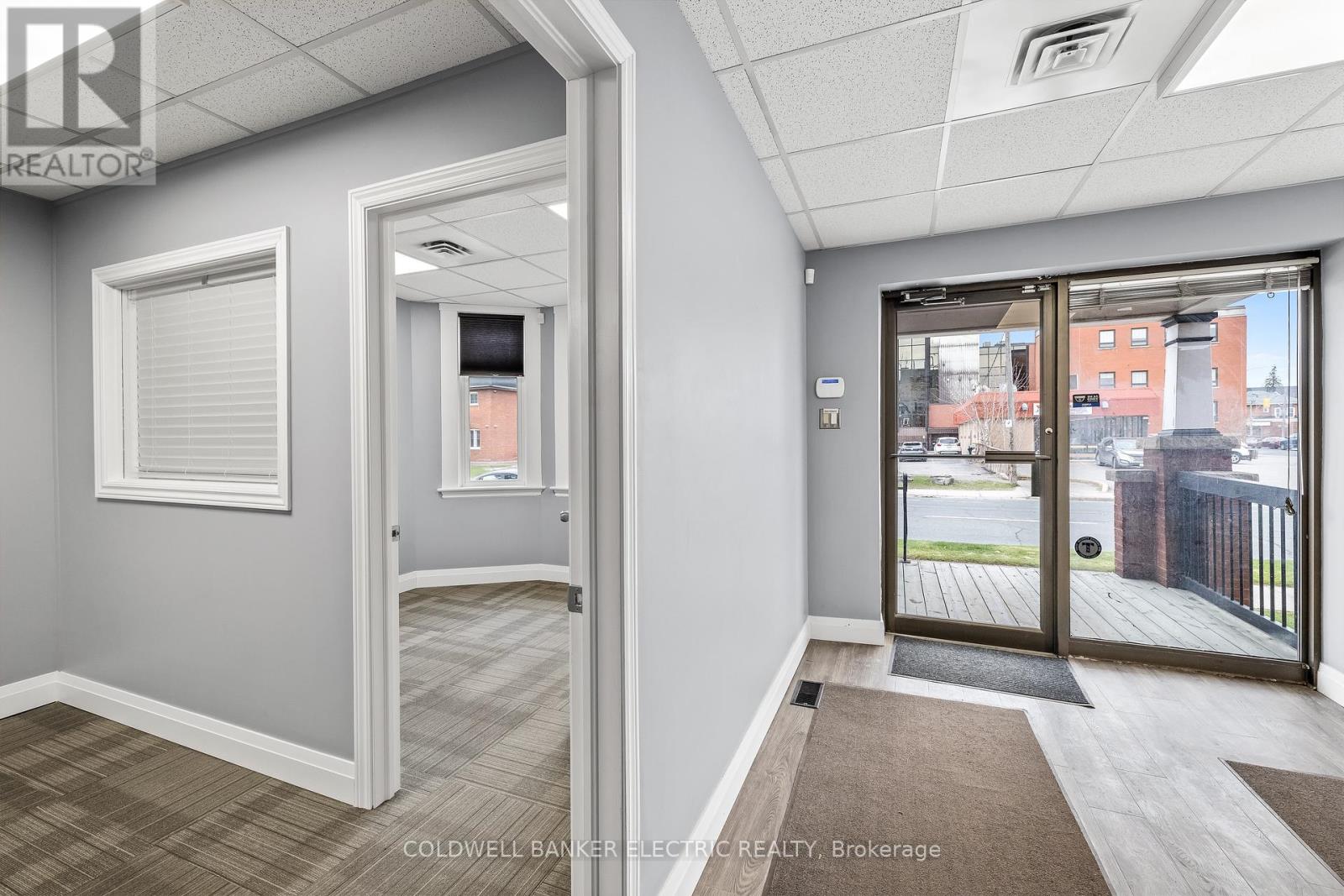 310 Rubidge Street, Peterborough Central (North), Ontario  K9J 3P4 - Photo 6 - X12221438