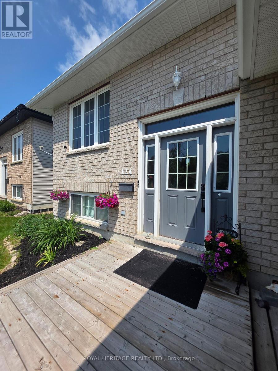 124 Mary Street W, Kawartha Lakes (Lindsay), Ontario  K9V 0B8 - Photo 2 - X12221716