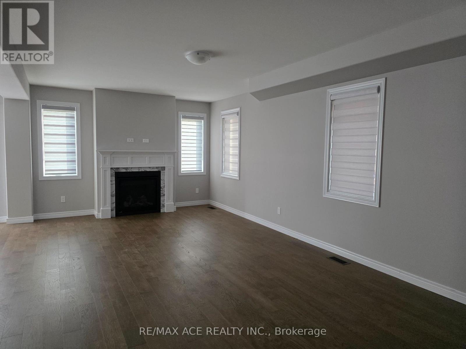 35 York Drive, Peterborough North (North), Ontario  K9K 0H1 - Photo 2 - X12221760