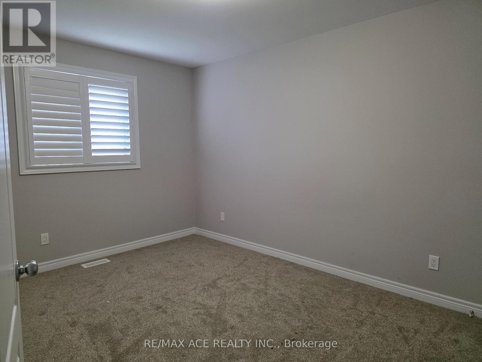 35 York Drive, Peterborough North (North), Ontario  K9K 0H1 - Photo 9 - X12221760