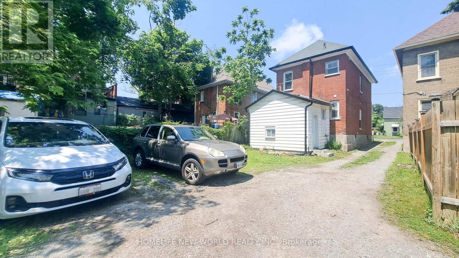501 Sherbrooke Street, Peterborough Central (South), Ontario  K9J 2P2 - Photo 3 - X12221829
