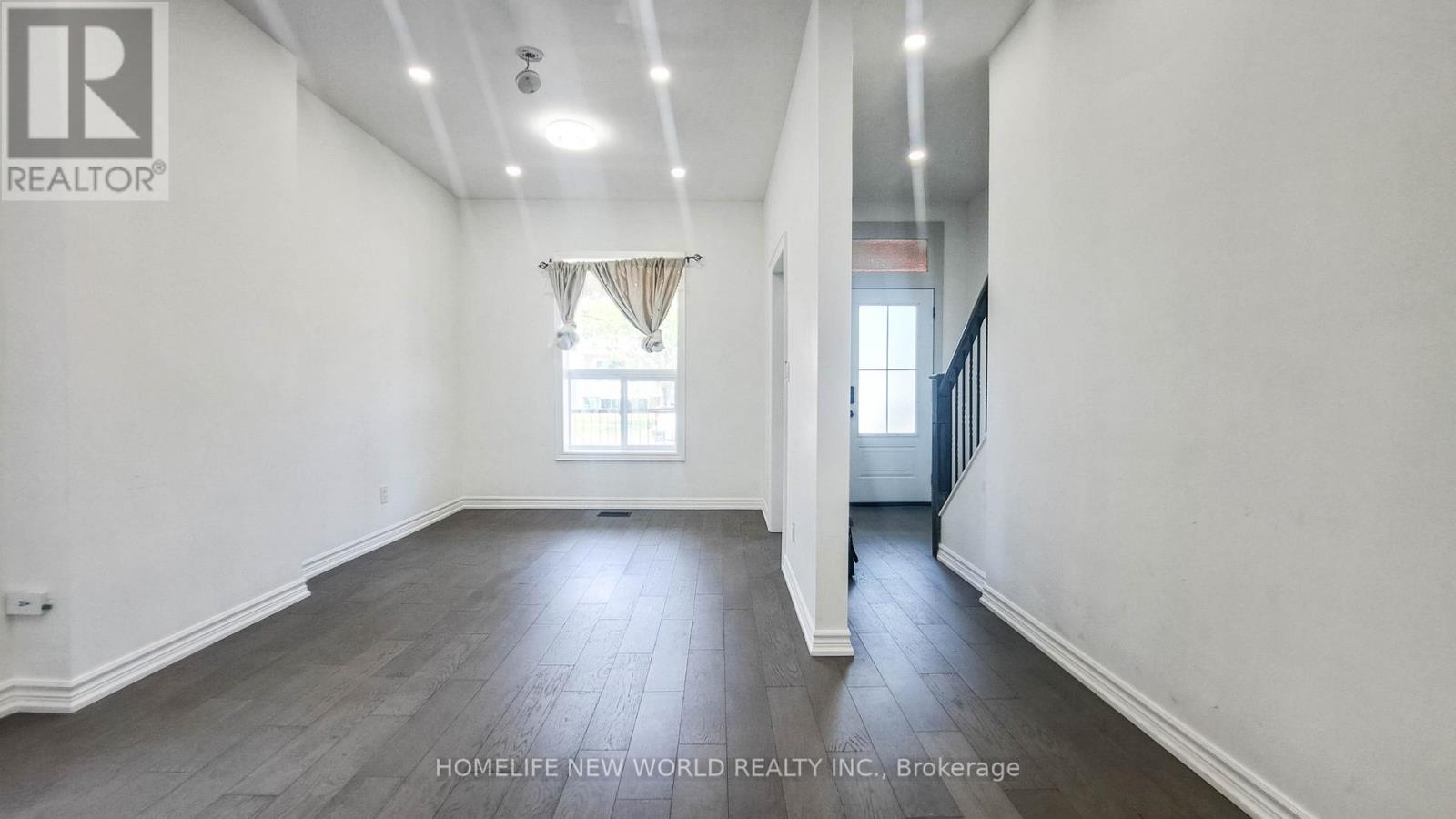 501 Sherbrooke Street, Peterborough Central (South), Ontario  K9J 2P2 - Photo 6 - X12221829