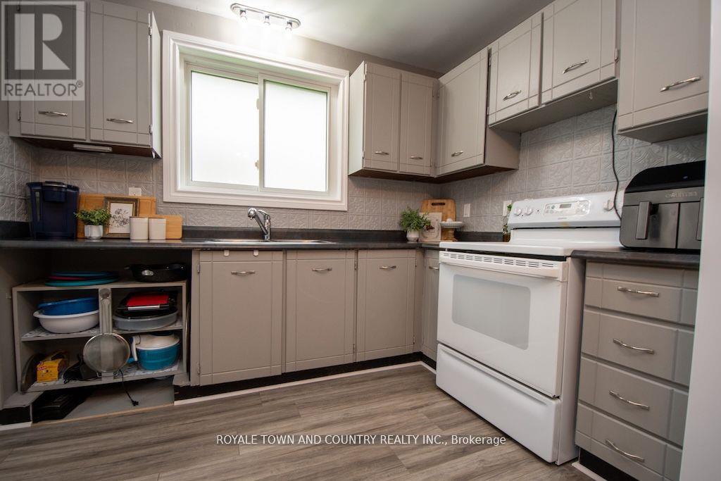 24 Mohawk Drive, Kawartha Lakes (Lindsay), Ontario  K9V 0J6 - Photo 13 - X12222647