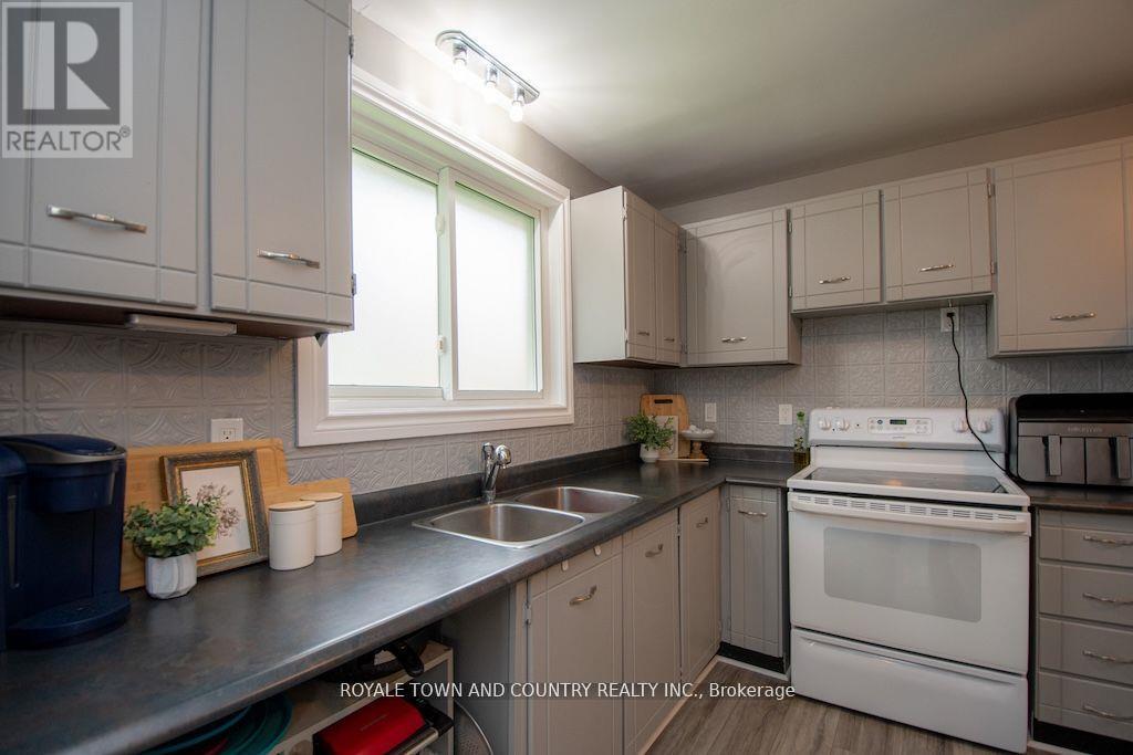 24 Mohawk Drive, Kawartha Lakes (Lindsay), Ontario  K9V 0J6 - Photo 15 - X12222647