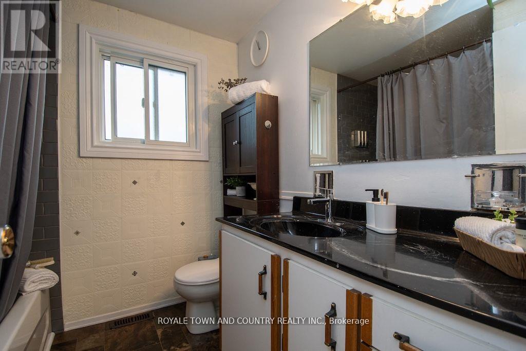 24 Mohawk Drive, Kawartha Lakes (Lindsay), Ontario  K9V 0J6 - Photo 25 - X12222647