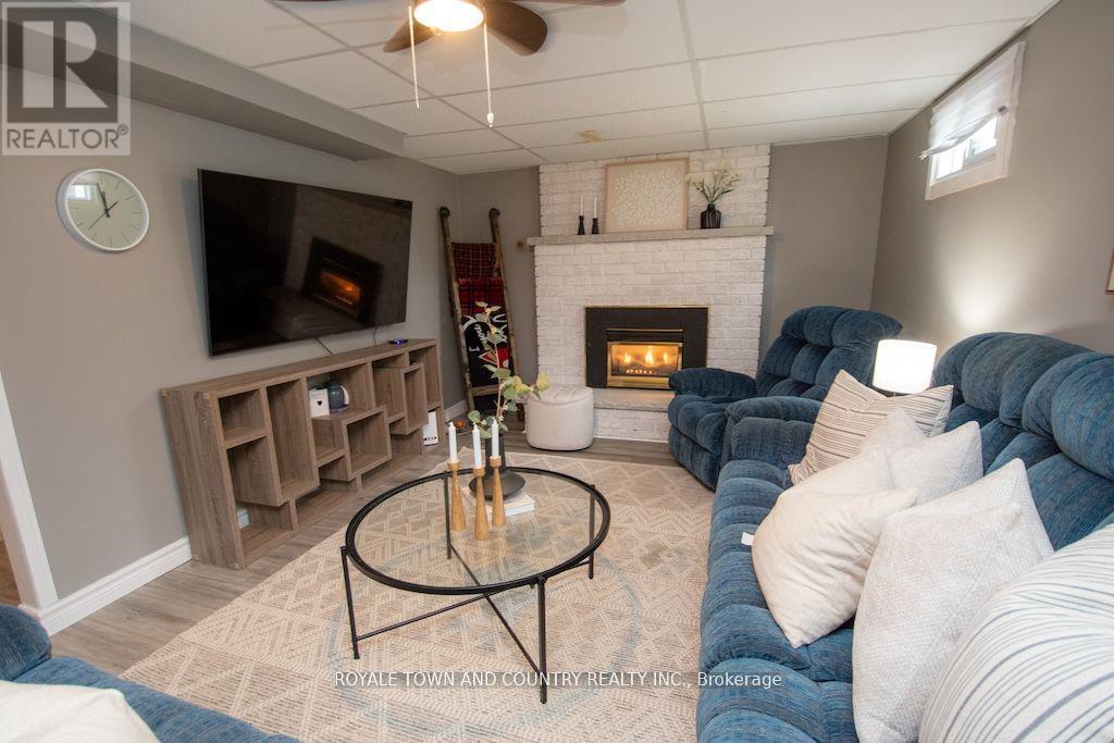 24 Mohawk Drive, Kawartha Lakes (Lindsay), Ontario  K9V 0J6 - Photo 27 - X12222647