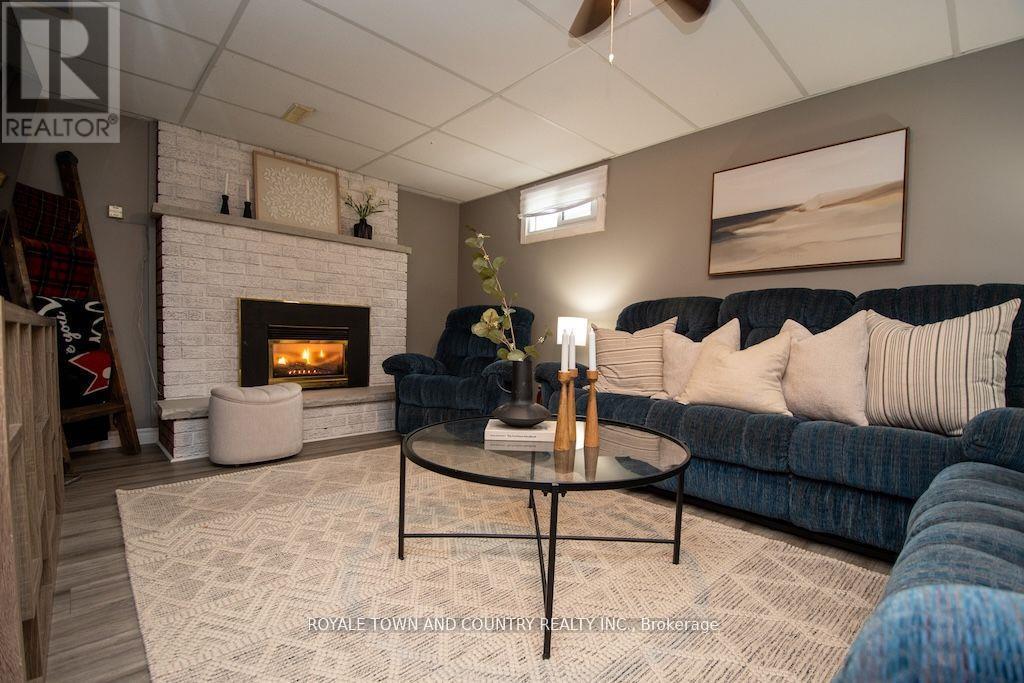 24 Mohawk Drive, Kawartha Lakes (Lindsay), Ontario  K9V 0J6 - Photo 28 - X12222647