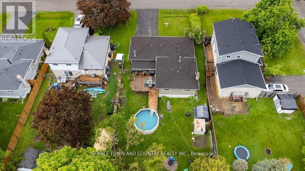 24 Mohawk Drive, Kawartha Lakes (Lindsay), Ontario  K9V 0J6 - Photo 33 - X12222647