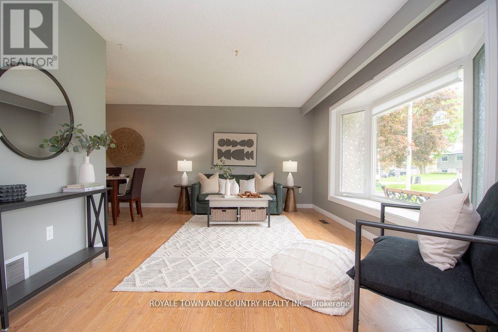 24 Mohawk Drive, Kawartha Lakes (Lindsay), Ontario  K9V 0J6 - Photo 5 - X12222647