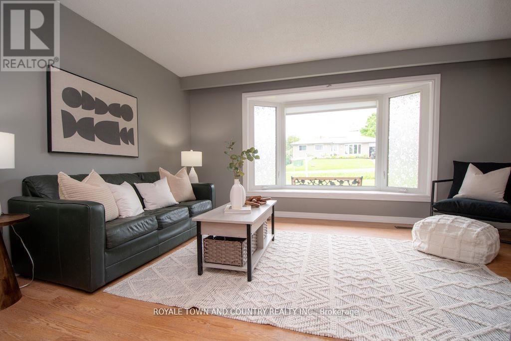 24 Mohawk Drive, Kawartha Lakes (Lindsay), Ontario  K9V 0J6 - Photo 6 - X12222647
