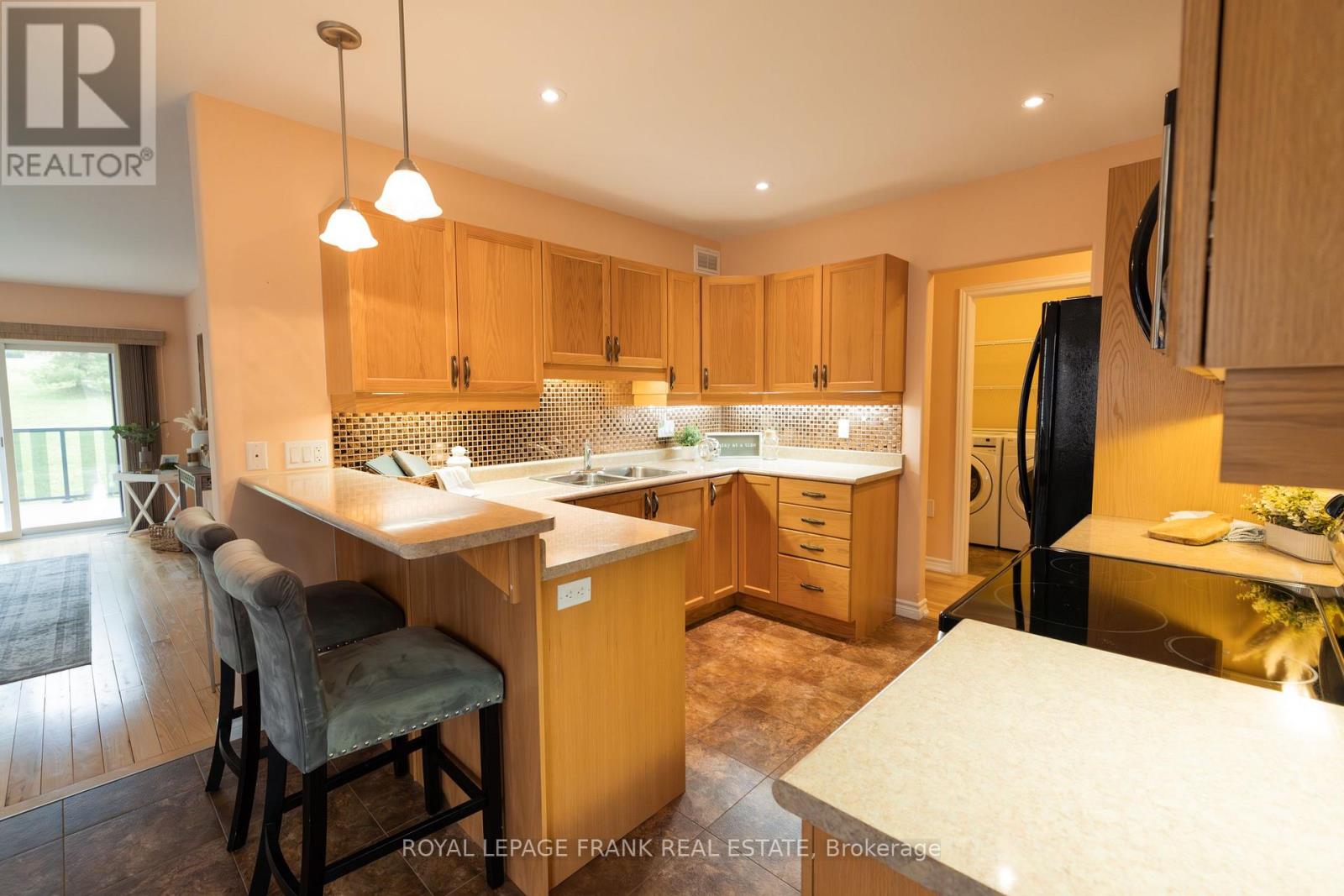 96 Village Crescent, Peterborough West (South), Ontario  K9J 0A9 - Photo 10 - X12222651