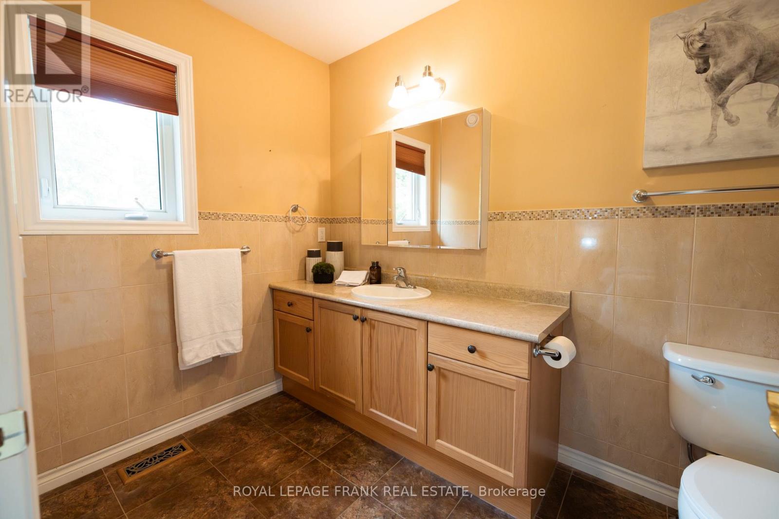 96 Village Crescent, Peterborough West (South), Ontario  K9J 0A9 - Photo 19 - X12222651