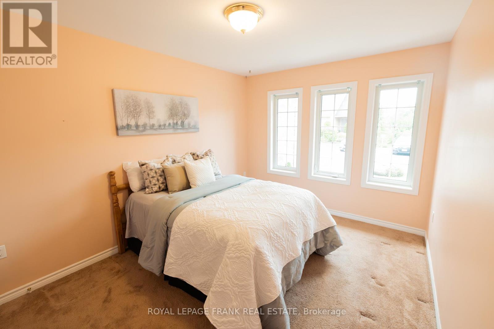 96 Village Crescent, Peterborough West (South), Ontario  K9J 0A9 - Photo 22 - X12222651