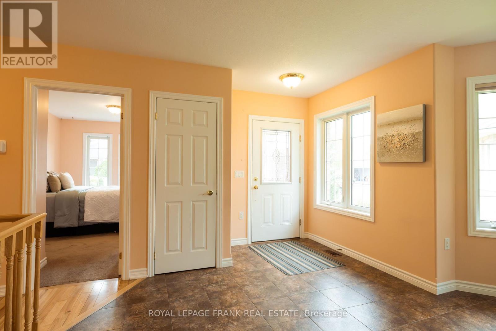 96 Village Crescent, Peterborough West (South), Ontario  K9J 0A9 - Photo 3 - X12222651
