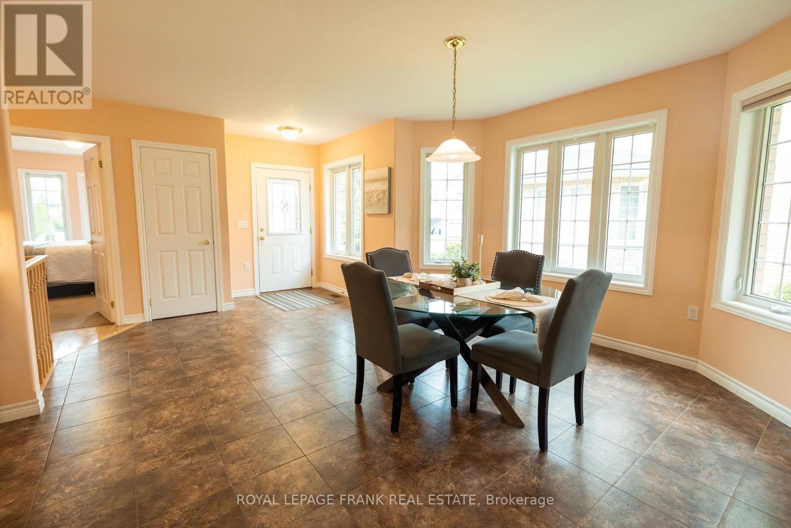 96 Village Crescent, Peterborough West (South), Ontario  K9J 0A9 - Photo 7 - X12222651