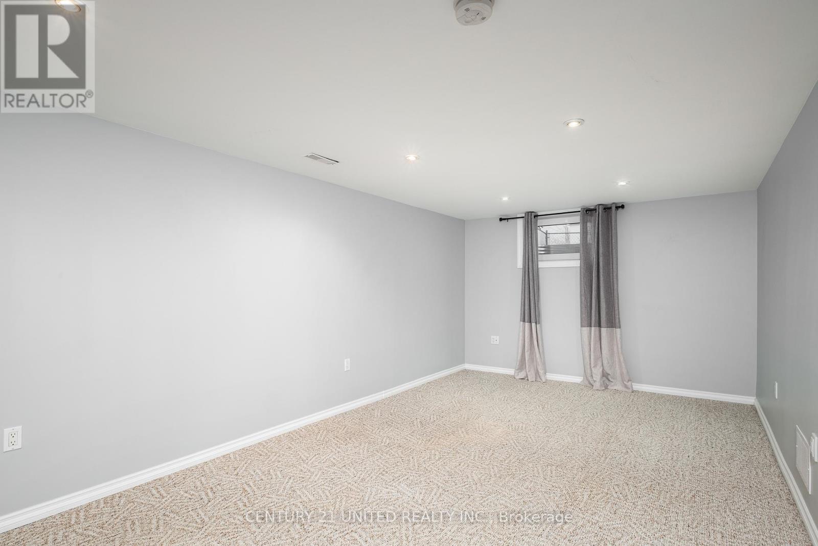 1316 Bathurst Street, Peterborough North (Central), Ontario  K9H 6X9 - Photo 20 - X12222832