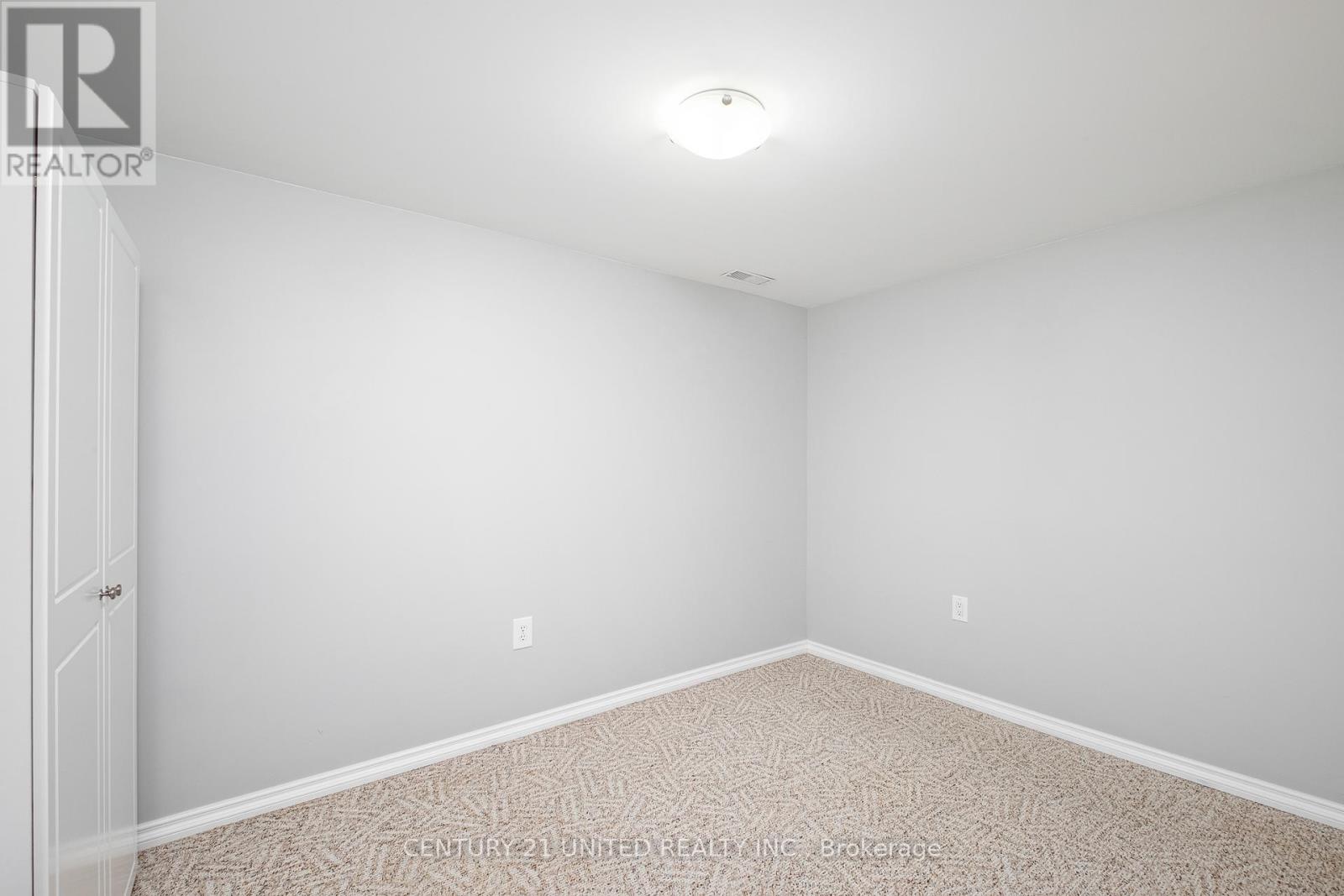 1316 Bathurst Street, Peterborough North (Central), Ontario  K9H 6X9 - Photo 22 - X12222832