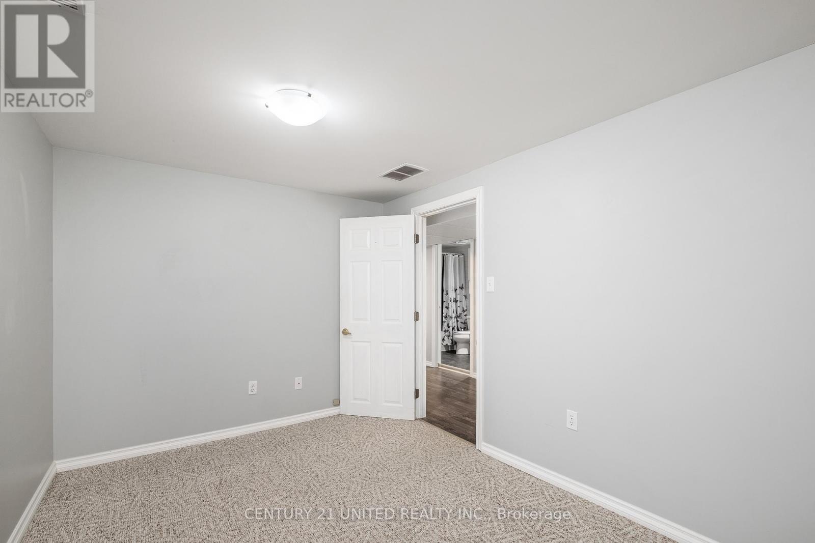 1316 Bathurst Street, Peterborough North (Central), Ontario  K9H 6X9 - Photo 25 - X12222832