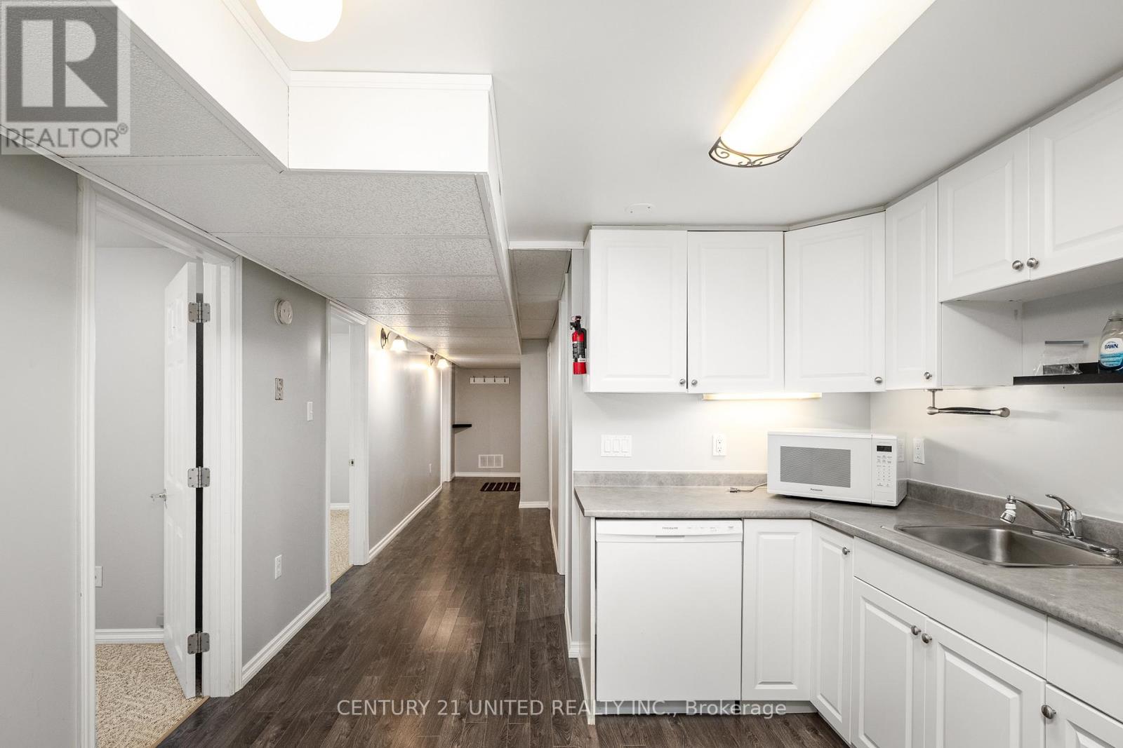 1316 Bathurst Street, Peterborough North (Central), Ontario  K9H 6X9 - Photo 28 - X12222832