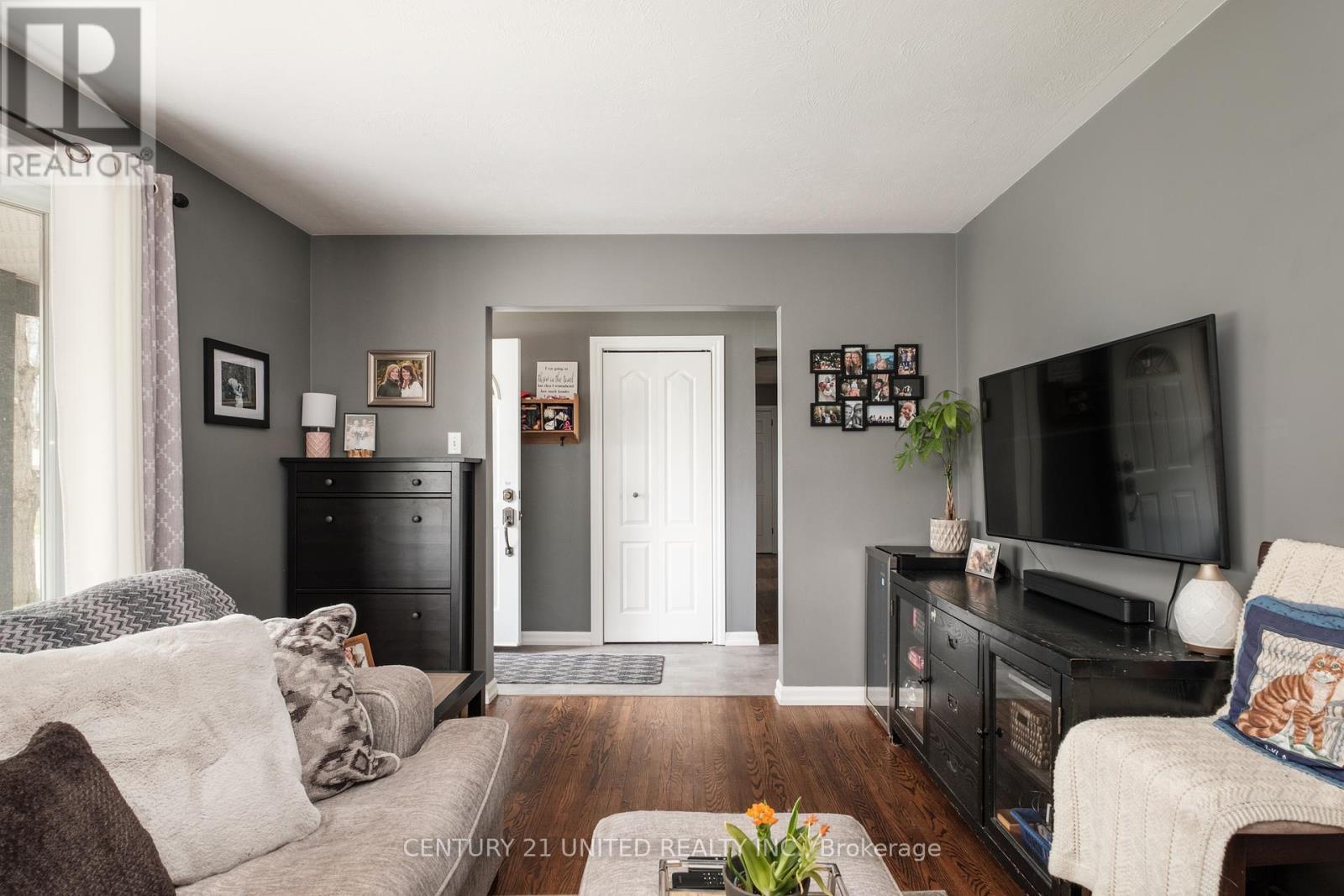 1316 Bathurst Street, Peterborough North (Central), Ontario  K9H 6X9 - Photo 3 - X12222832