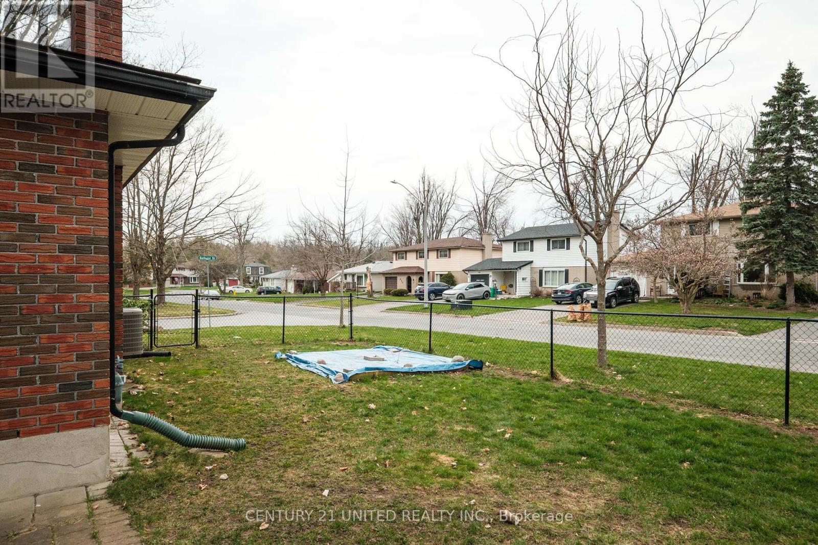 1316 Bathurst Street, Peterborough North (Central), Ontario  K9H 6X9 - Photo 33 - X12222832