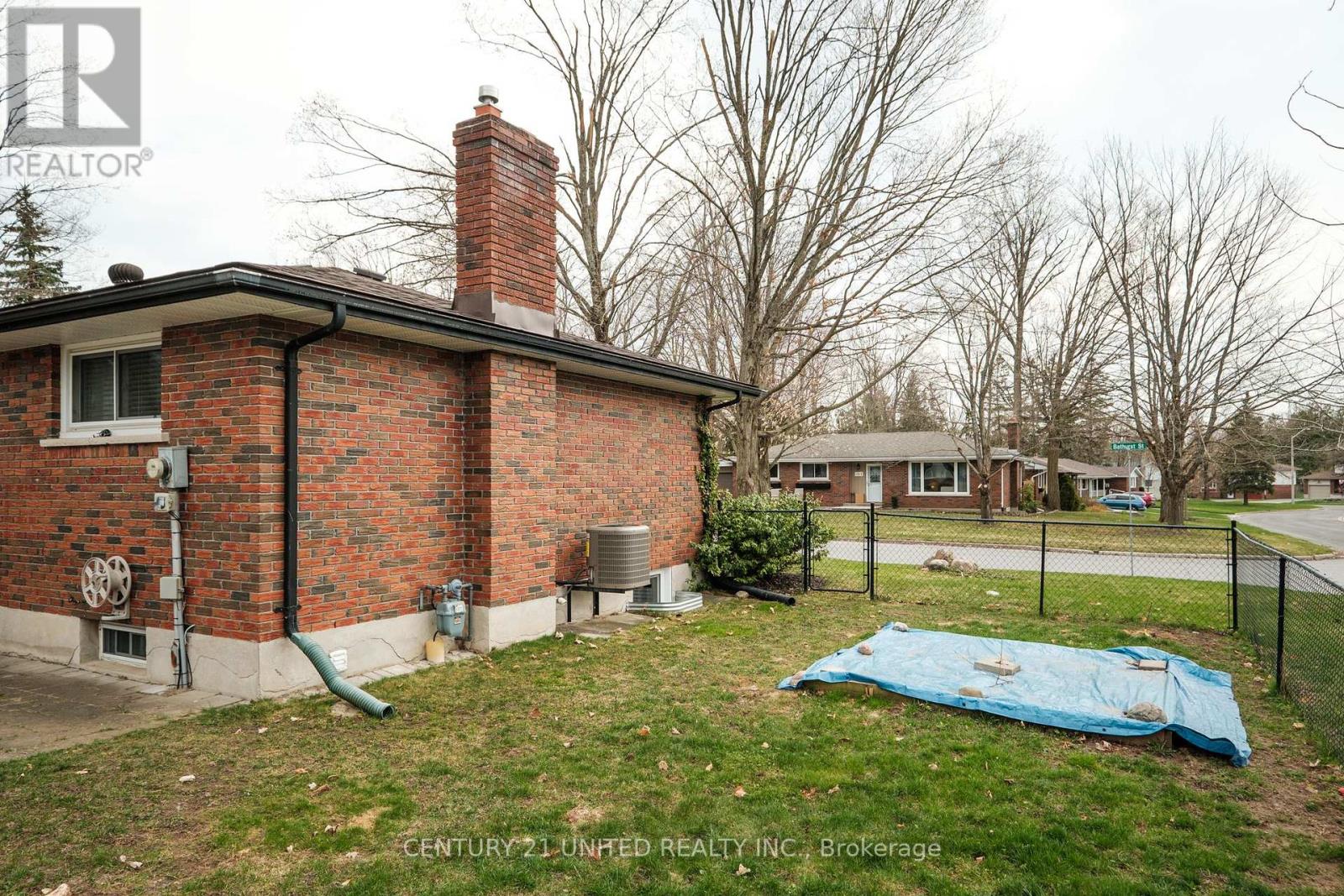 1316 Bathurst Street, Peterborough North (Central), Ontario  K9H 6X9 - Photo 34 - X12222832