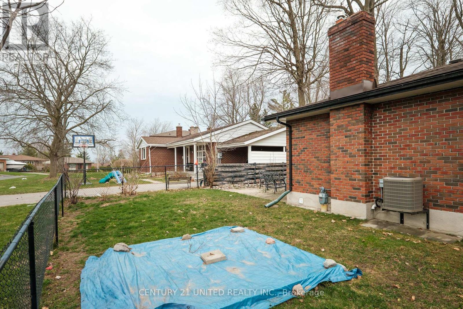 1316 Bathurst Street, Peterborough North (Central), Ontario  K9H 6X9 - Photo 35 - X12222832