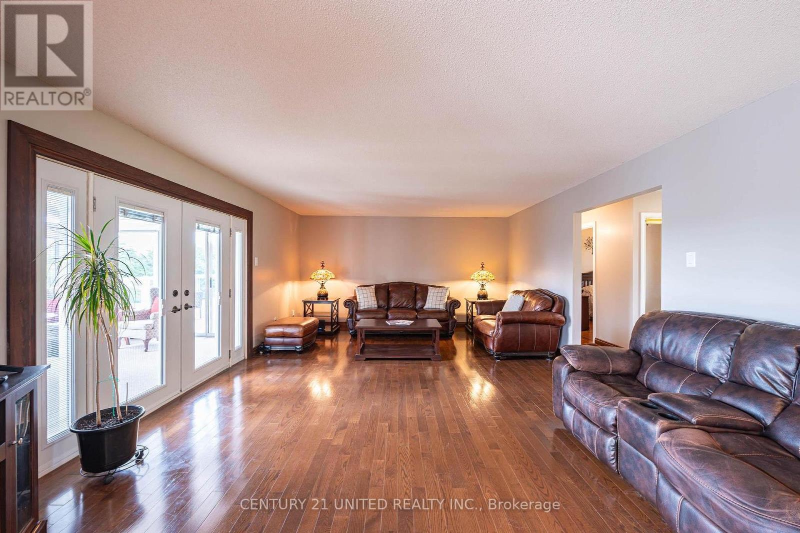 469 Brenda Crescent, Selwyn, Ontario  K9J 6X4 - Photo 14 - X12222913