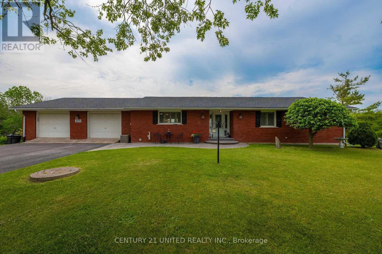 469 Brenda Crescent, Selwyn, Ontario  K9J 6X4 - Photo 2 - X12222913