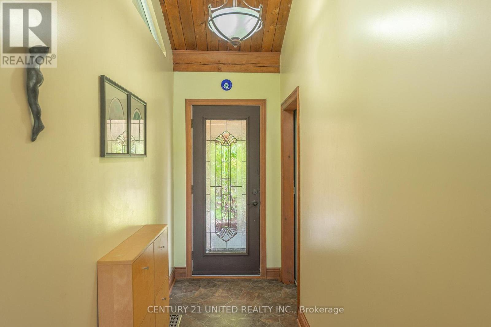 646 Ludgate Street, Peterborough East (Central), Ontario  K9H 2C2 - Photo 14 - X12223016