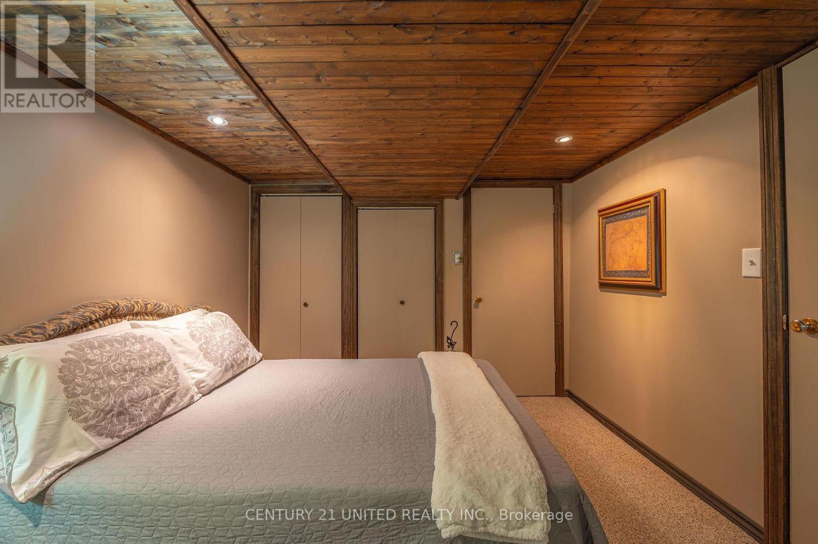 646 Ludgate Street, Peterborough East (Central), Ontario  K9H 2C2 - Photo 40 - X12223016