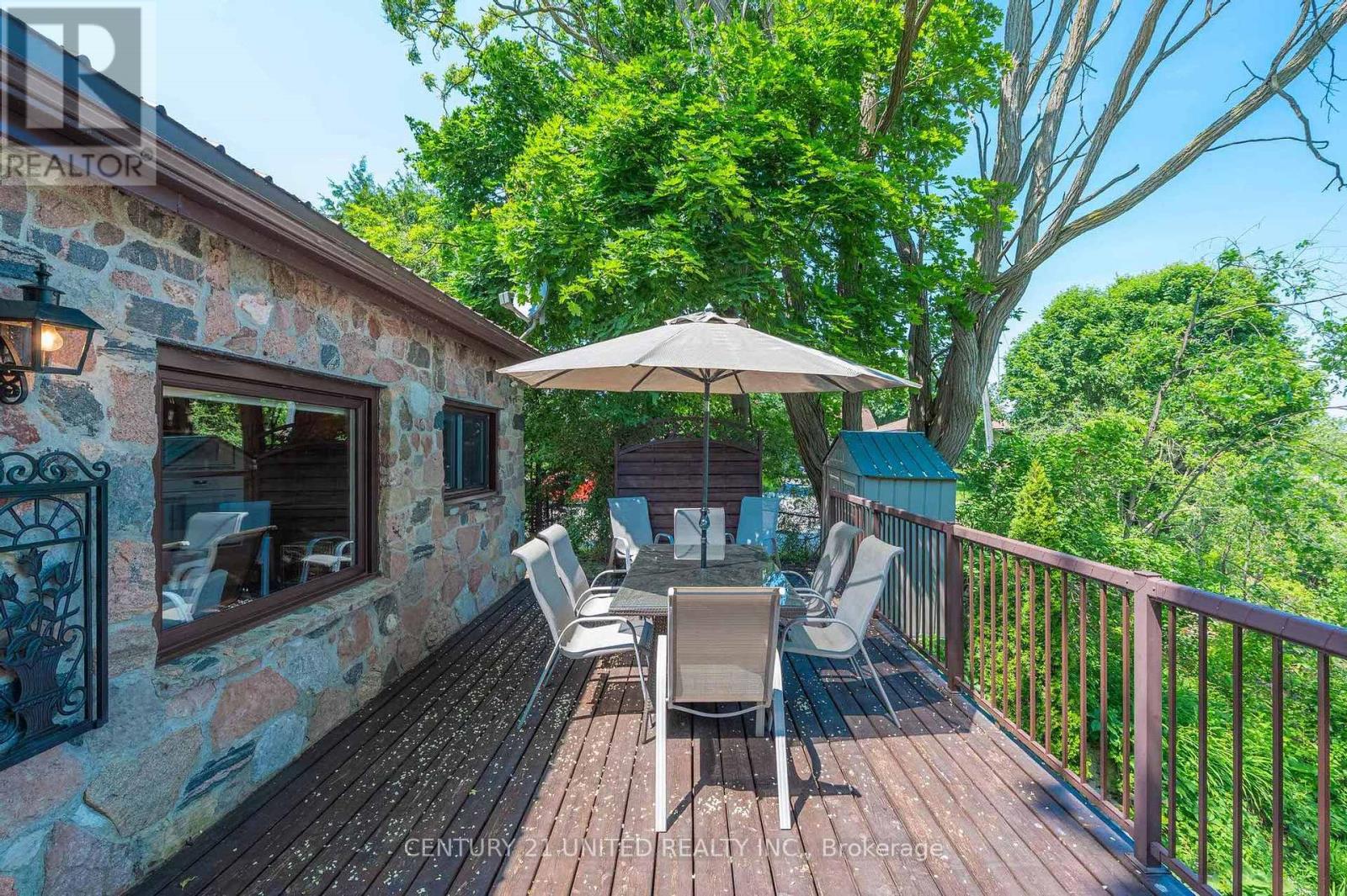 646 Ludgate Street, Peterborough East (Central), Ontario  K9H 2C2 - Photo 43 - X12223016