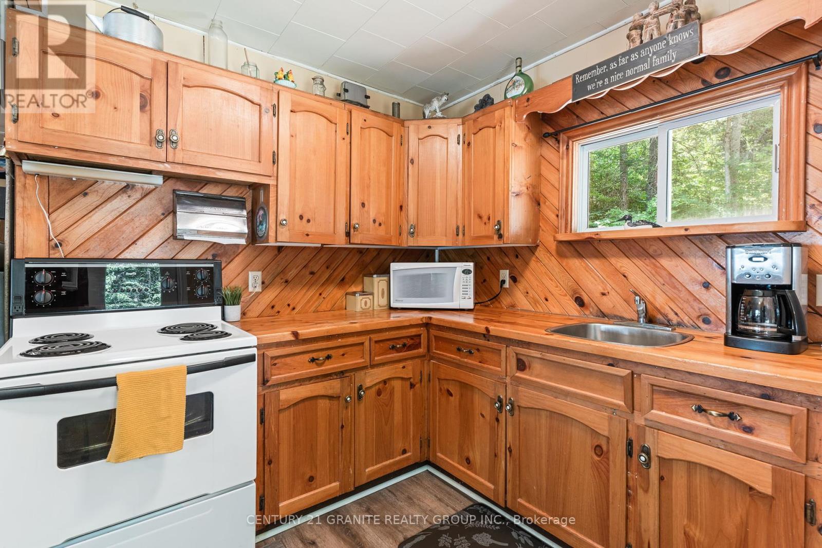 509 Dog Bay Road, Hastings Highlands (Herschel Ward), Ontario  K0L 2S0 - Photo 10 - X12223285
