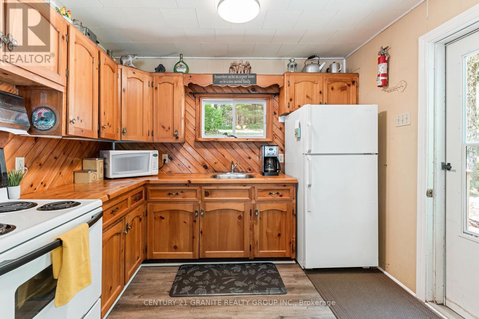 509 Dog Bay Road, Hastings Highlands (Herschel Ward), Ontario  K0L 2S0 - Photo 9 - X12223285