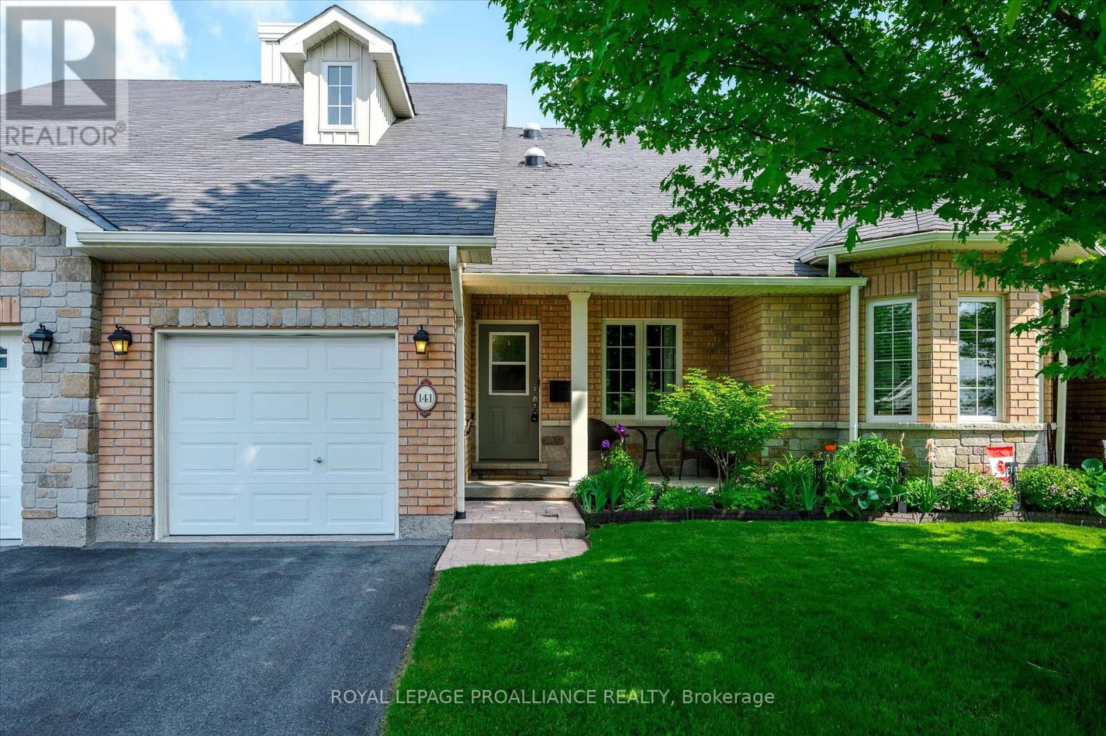 141 VILLAGE CRESCENT, peterborough west (south), Ontario