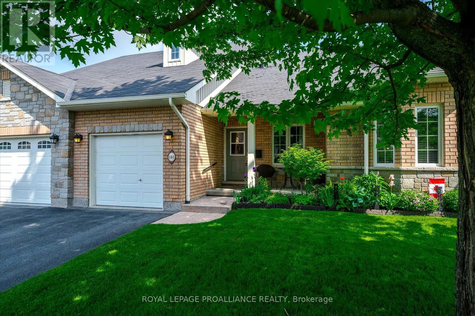 141 Village Crescent, Peterborough West (South), Ontario  K9J 0A9 - Photo 2 - X12223319