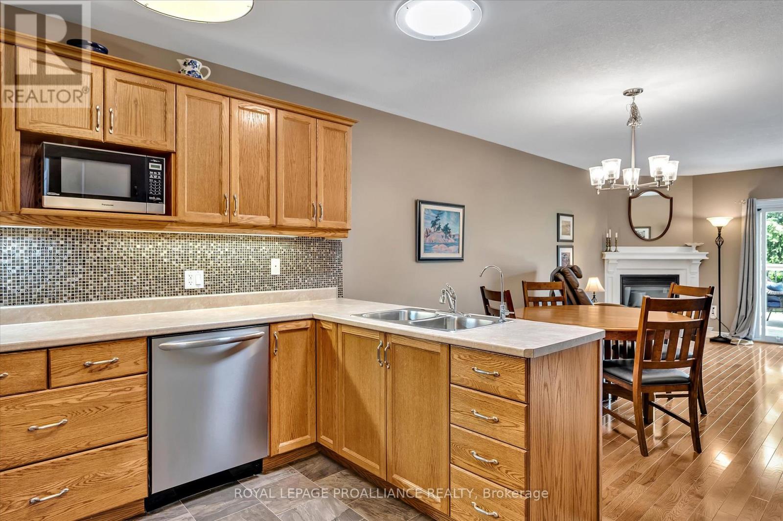 141 Village Crescent, Peterborough West (South), Ontario  K9J 0A9 - Photo 21 - X12223319