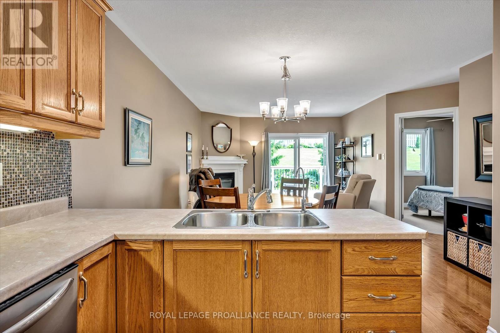 141 Village Crescent, Peterborough West (South), Ontario  K9J 0A9 - Photo 22 - X12223319