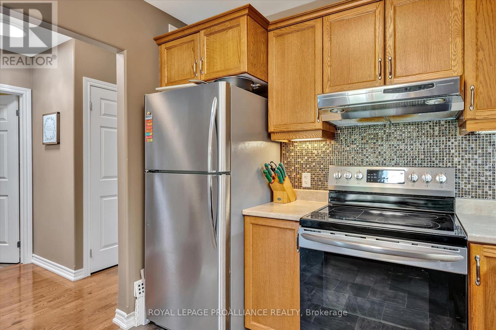 141 Village Crescent, Peterborough West (South), Ontario  K9J 0A9 - Photo 23 - X12223319