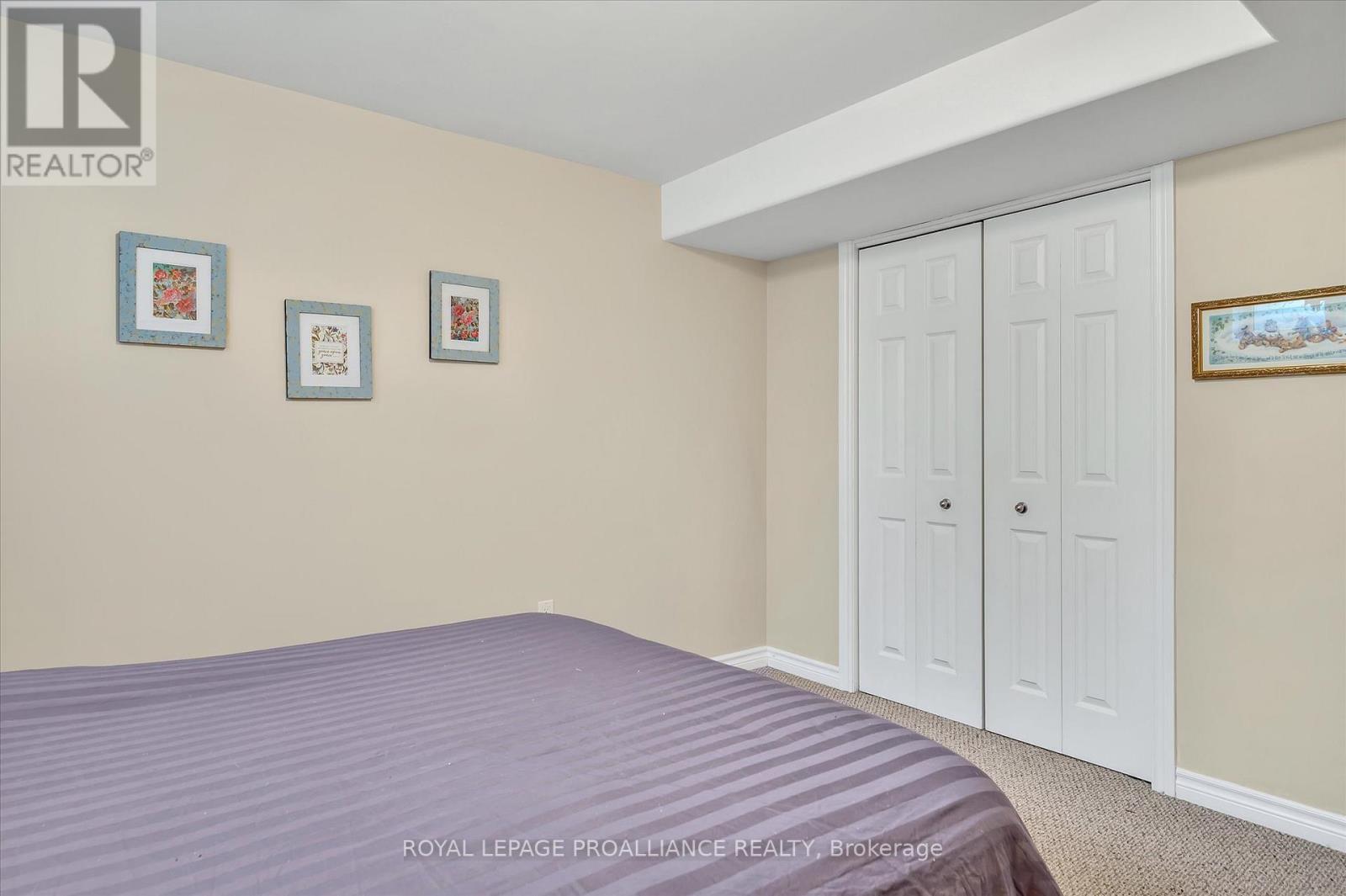 141 Village Crescent, Peterborough West (South), Ontario  K9J 0A9 - Photo 38 - X12223319