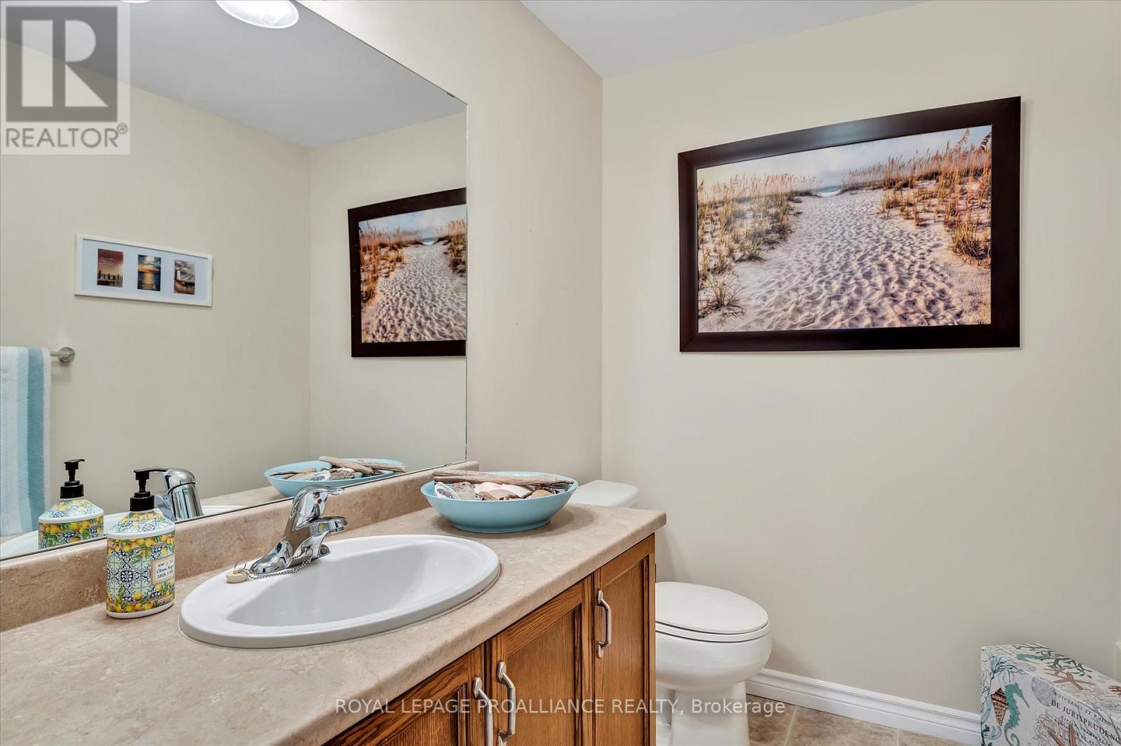 141 Village Crescent, Peterborough West (South), Ontario  K9J 0A9 - Photo 39 - X12223319