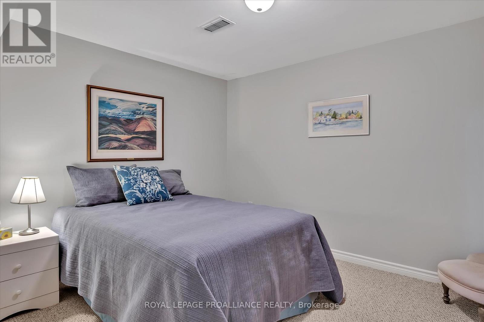 141 Village Crescent, Peterborough West (South), Ontario  K9J 0A9 - Photo 40 - X12223319