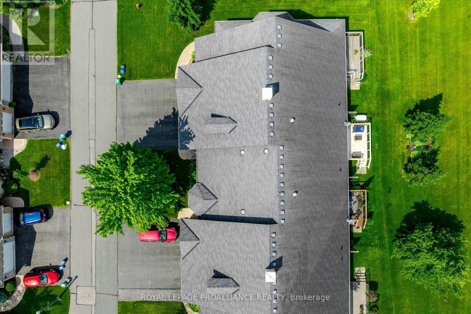141 Village Crescent, Peterborough West (South), Ontario  K9J 0A9 - Photo 41 - X12223319