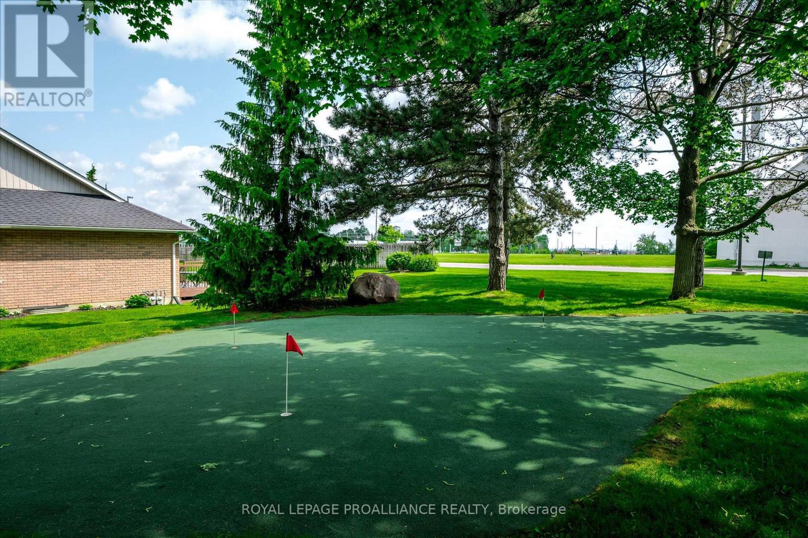 141 Village Crescent, Peterborough West (South), Ontario  K9J 0A9 - Photo 44 - X12223319