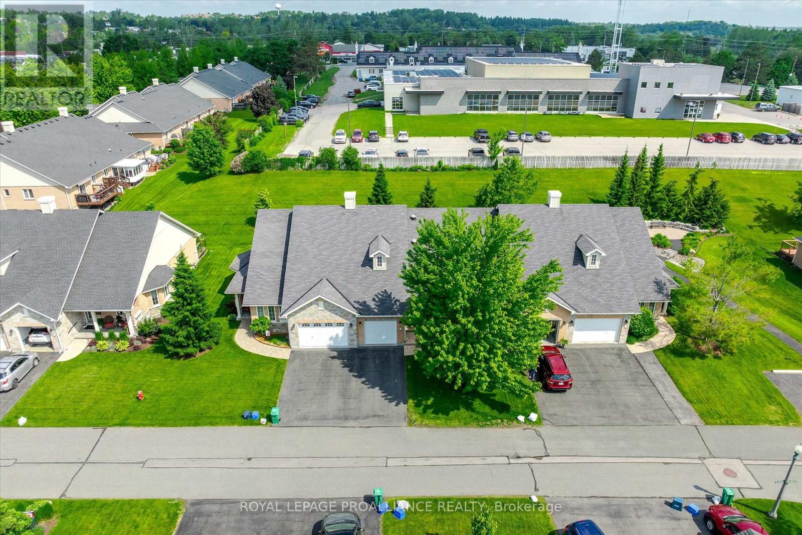 141 Village Crescent, Peterborough West (South), Ontario  K9J 0A9 - Photo 47 - X12223319