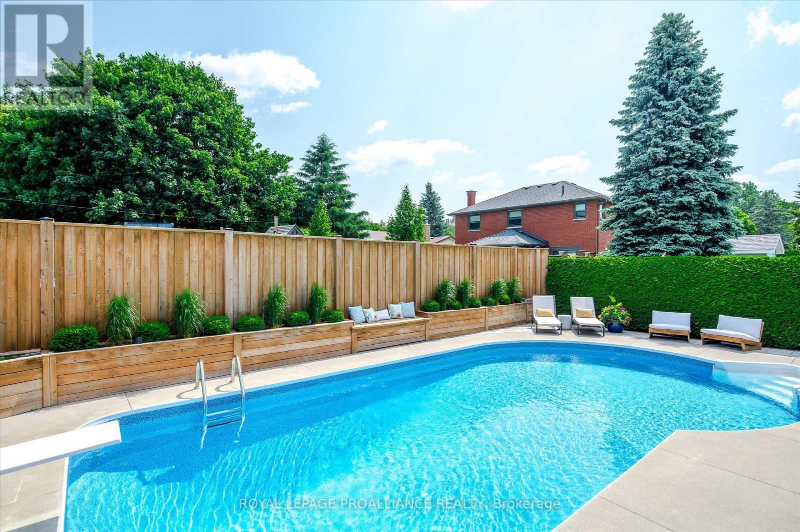 2112 Lorraine Drive, Peterborough North (University Heights), Ontario  K9L 1X4 - Photo 17 - X12223325