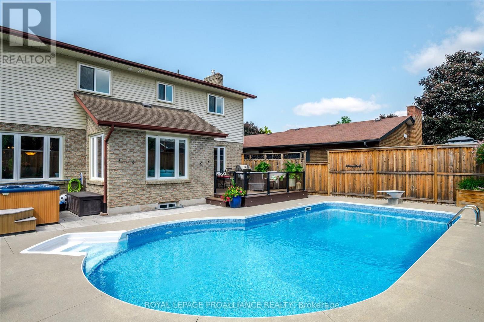 2112 Lorraine Drive, Peterborough North (University Heights), Ontario  K9L 1X4 - Photo 20 - X12223325