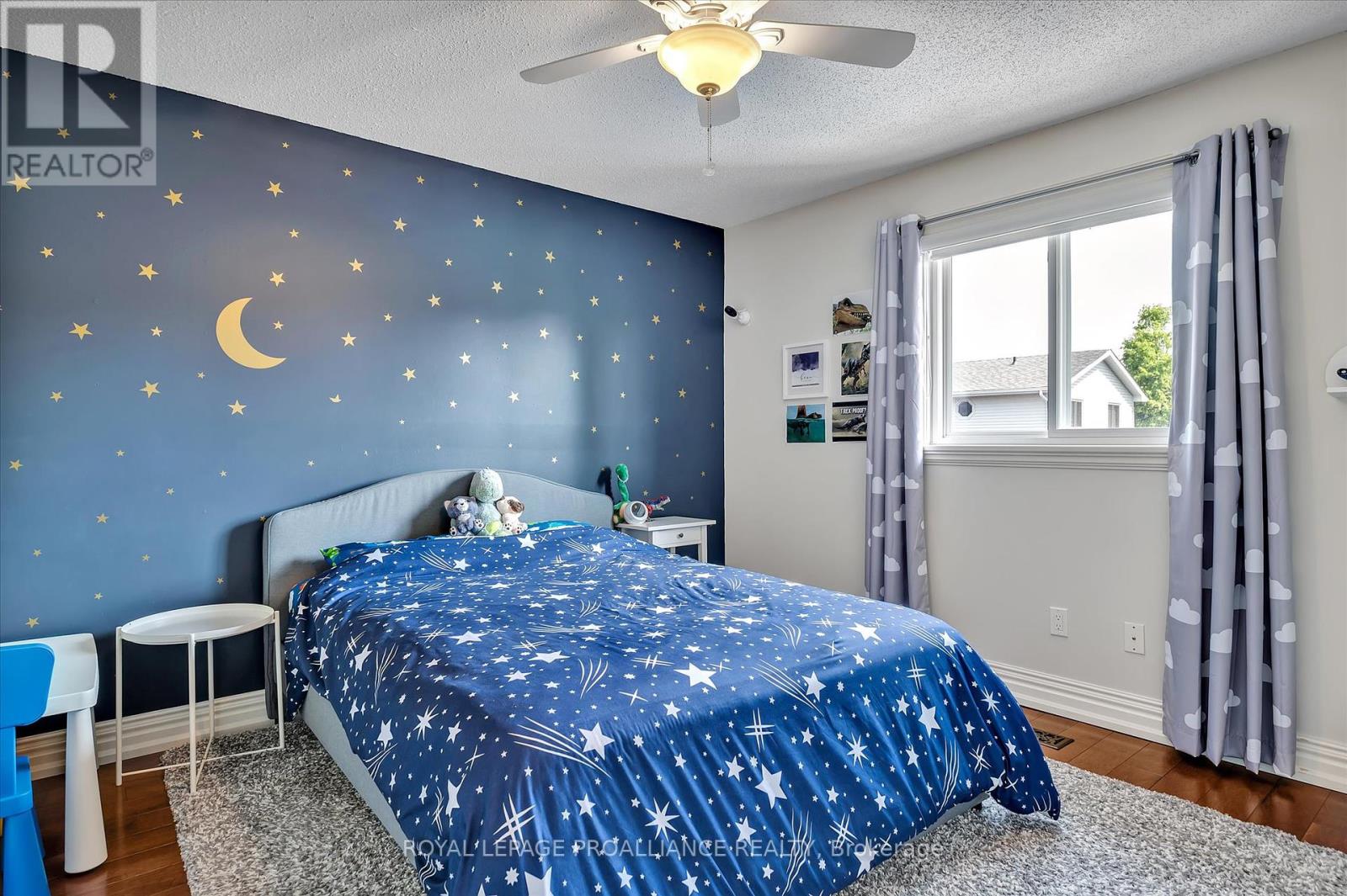 2112 Lorraine Drive, Peterborough North (University Heights), Ontario  K9L 1X4 - Photo 34 - X12223325