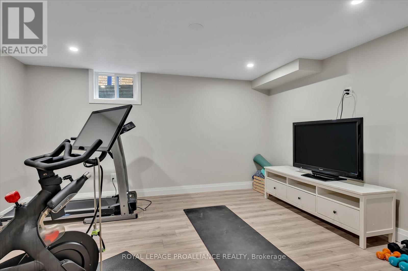 2112 Lorraine Drive, Peterborough North (University Heights), Ontario  K9L 1X4 - Photo 41 - X12223325